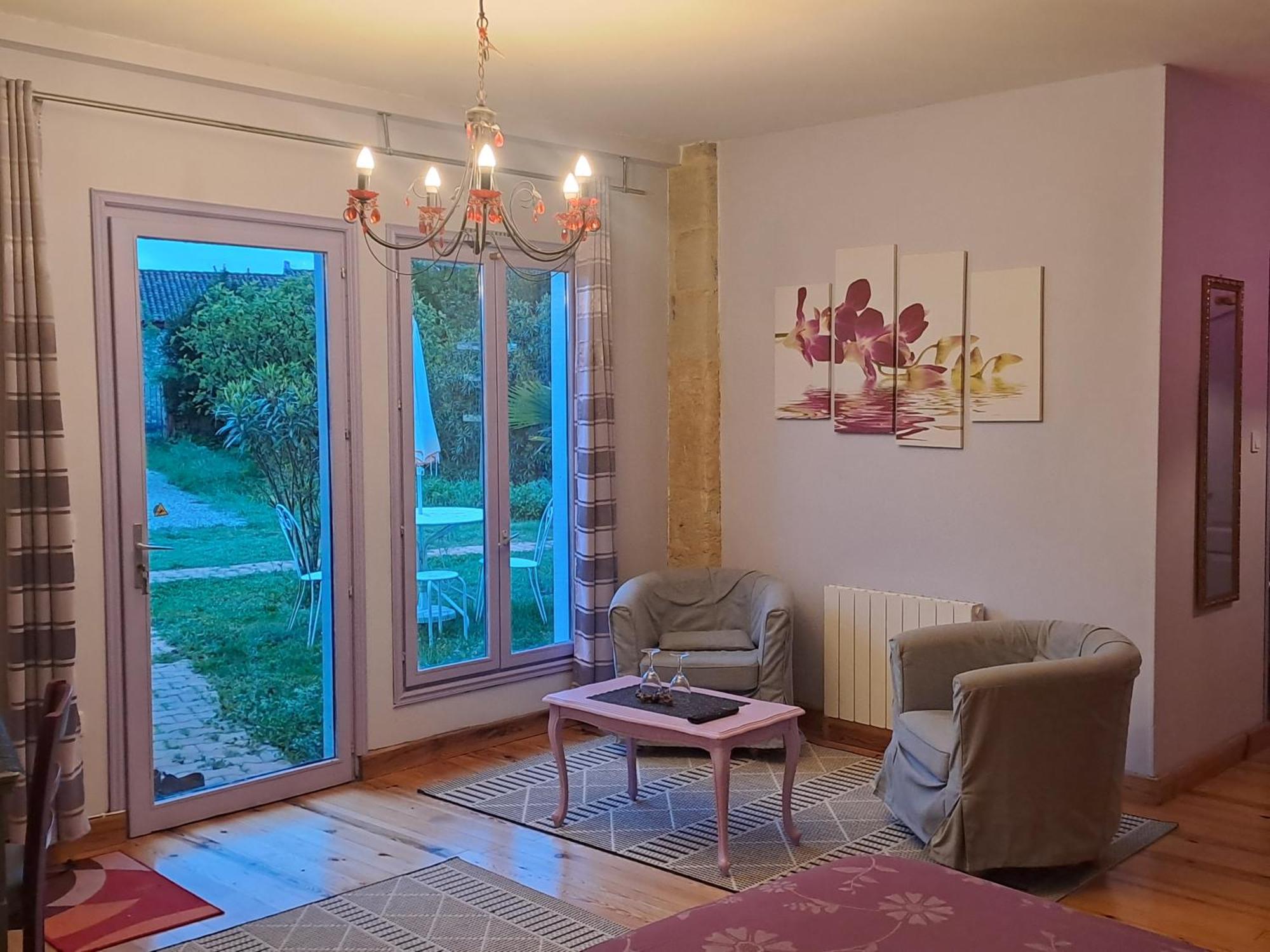 Bed and Breakfast La Cadournaise Saint-Seurin-de-Cadourne Exterior foto