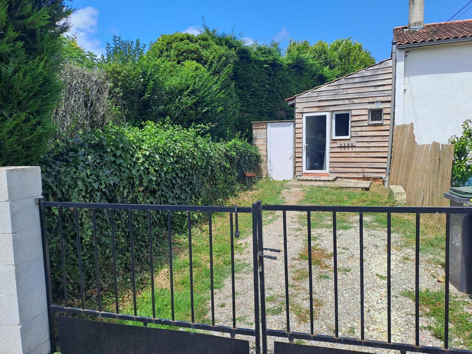 Bed and Breakfast La Cadournaise Saint-Seurin-de-Cadourne Exterior foto