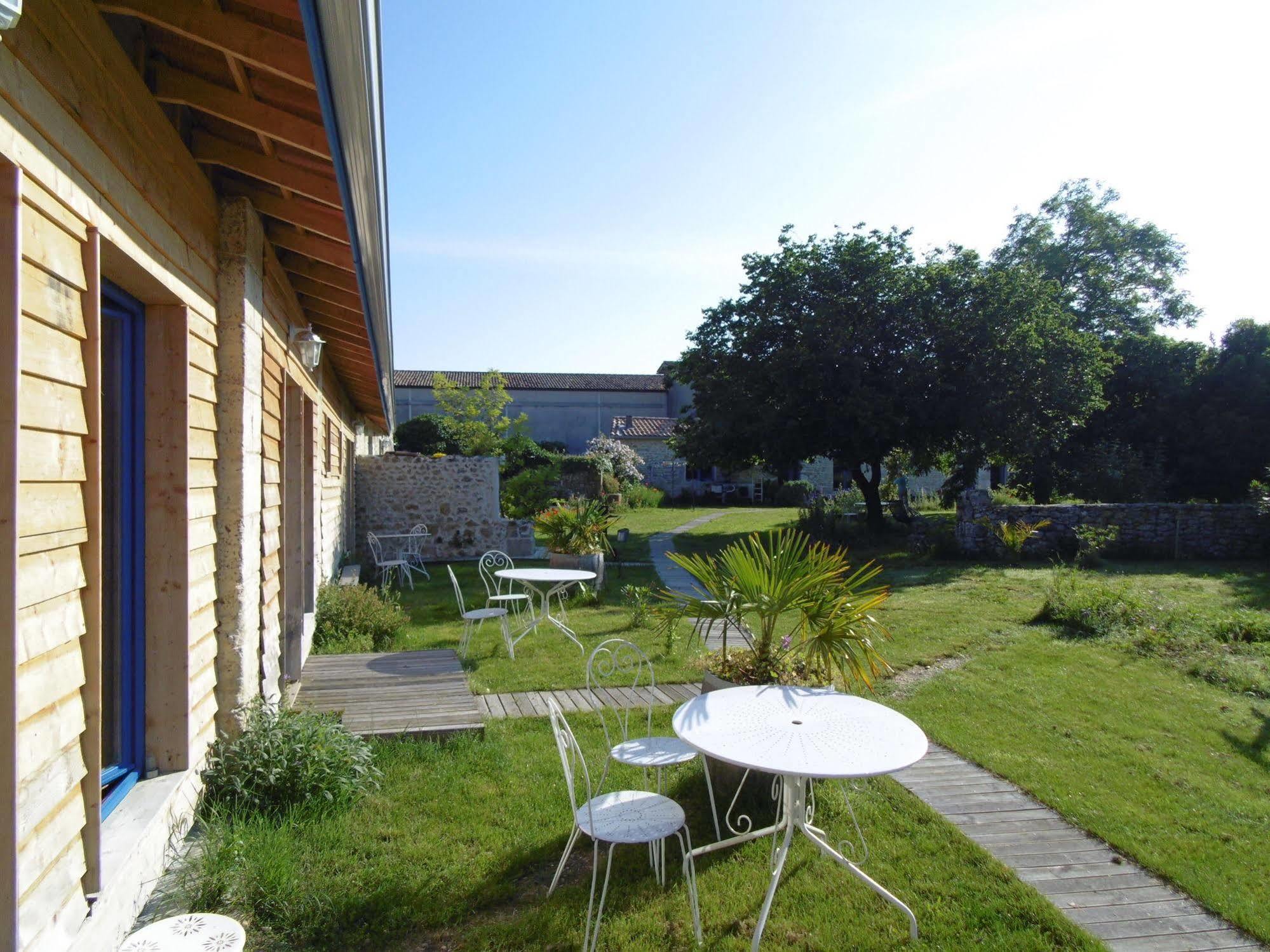 Bed and Breakfast La Cadournaise Saint-Seurin-de-Cadourne Exterior foto